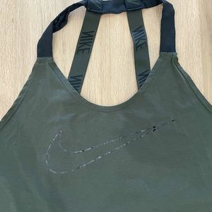 Women’s Nike dri-fit tank